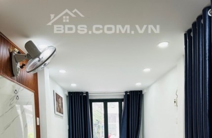 Chủ bán nhà đi Nhật, ngay bờ kè Trường Sa, Phú Nhuận. 46m2, 3TỶ